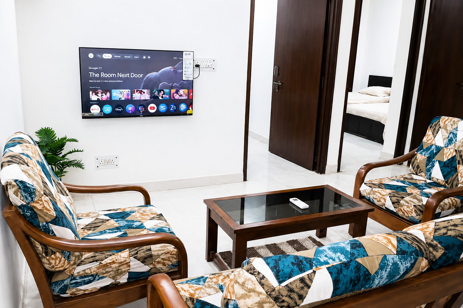 2BHK Near Airport | AC + 43” TV | Dwarka